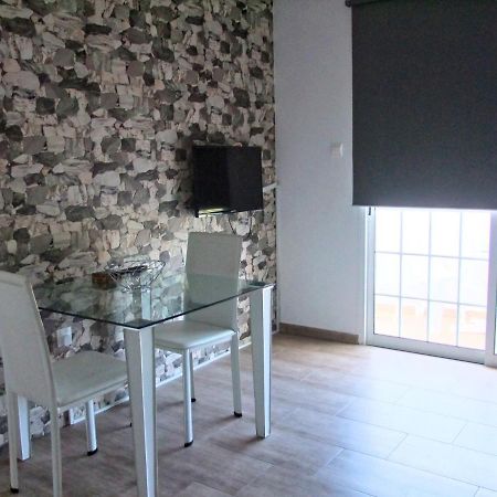 Frangeskos Beach Apartment'S Декелия Экстерьер фото